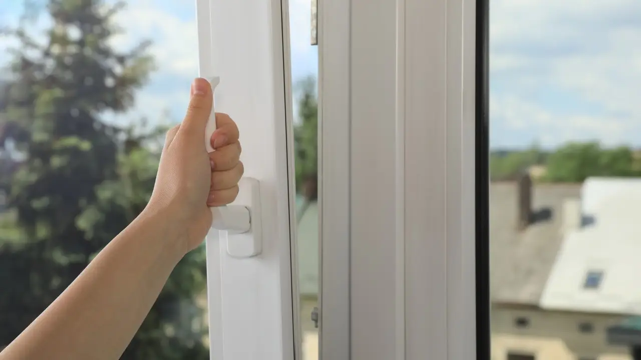 Aprire le finestre a maggio fa bene? Ecco cosa dice l’esperto Immagine selezionata