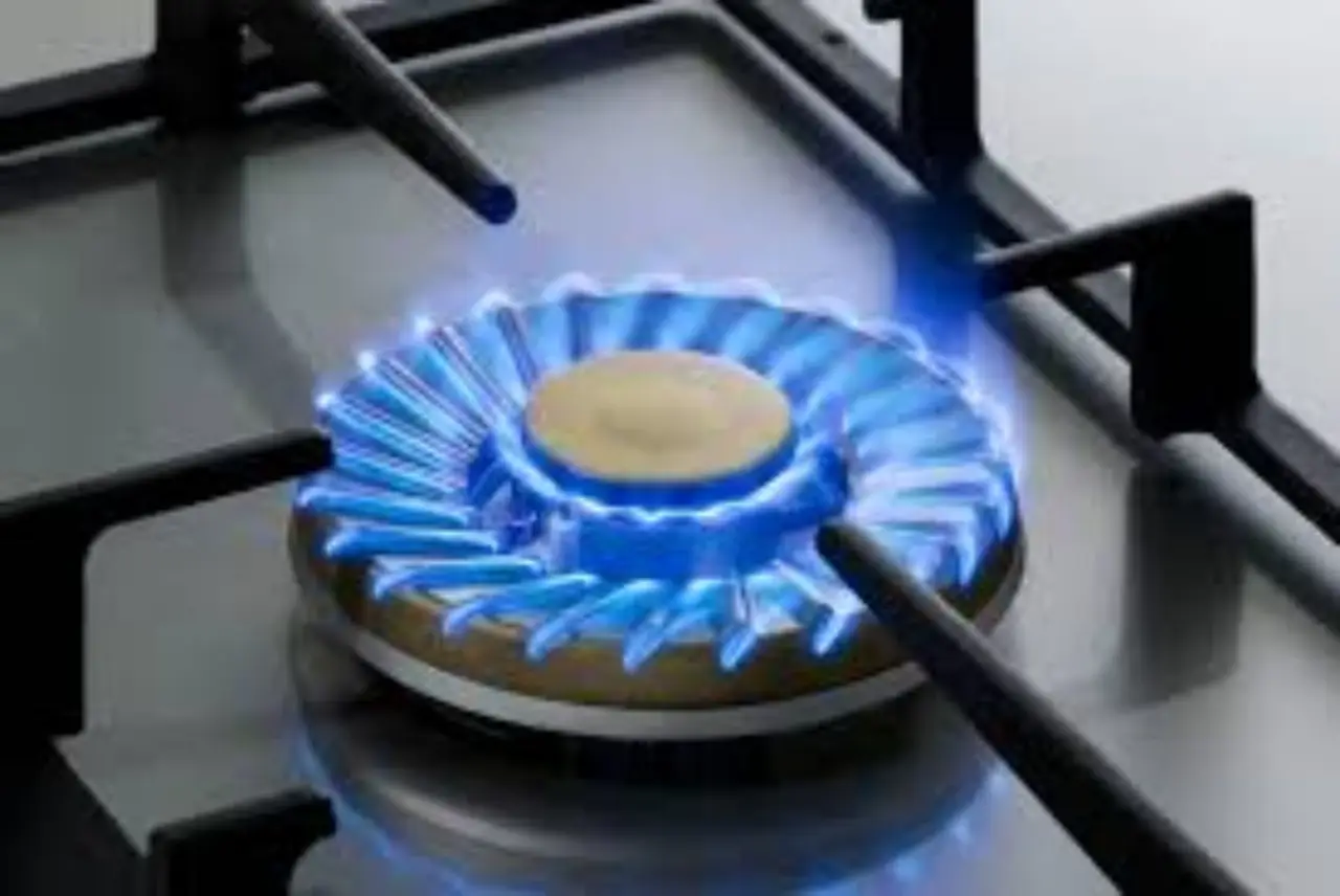 Attenzione! Otto cose che non dovresti mai tenere vicino ai fornelli (ma forse lo fai ancora)
