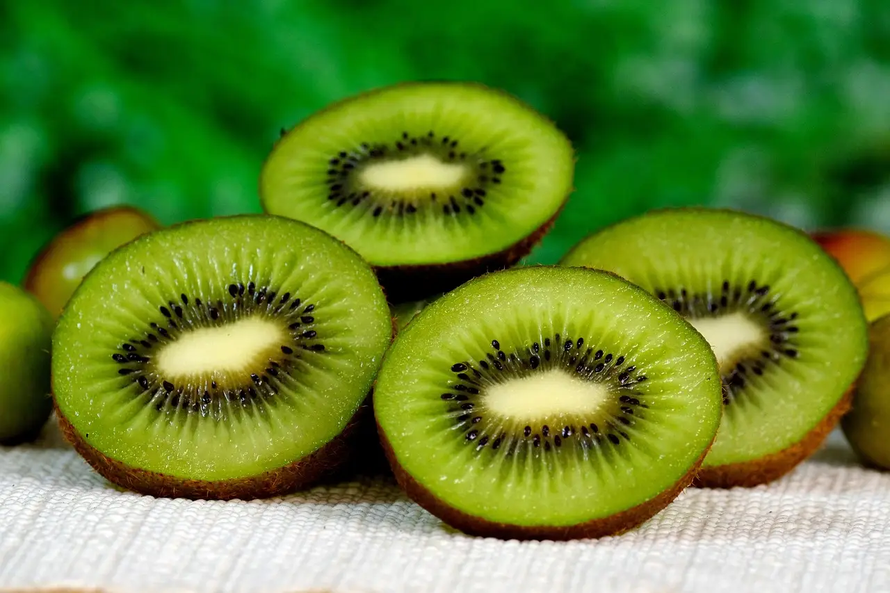 Kiwi a stomaco vuoto vantaggi e possibili rischi Immagine selezionata