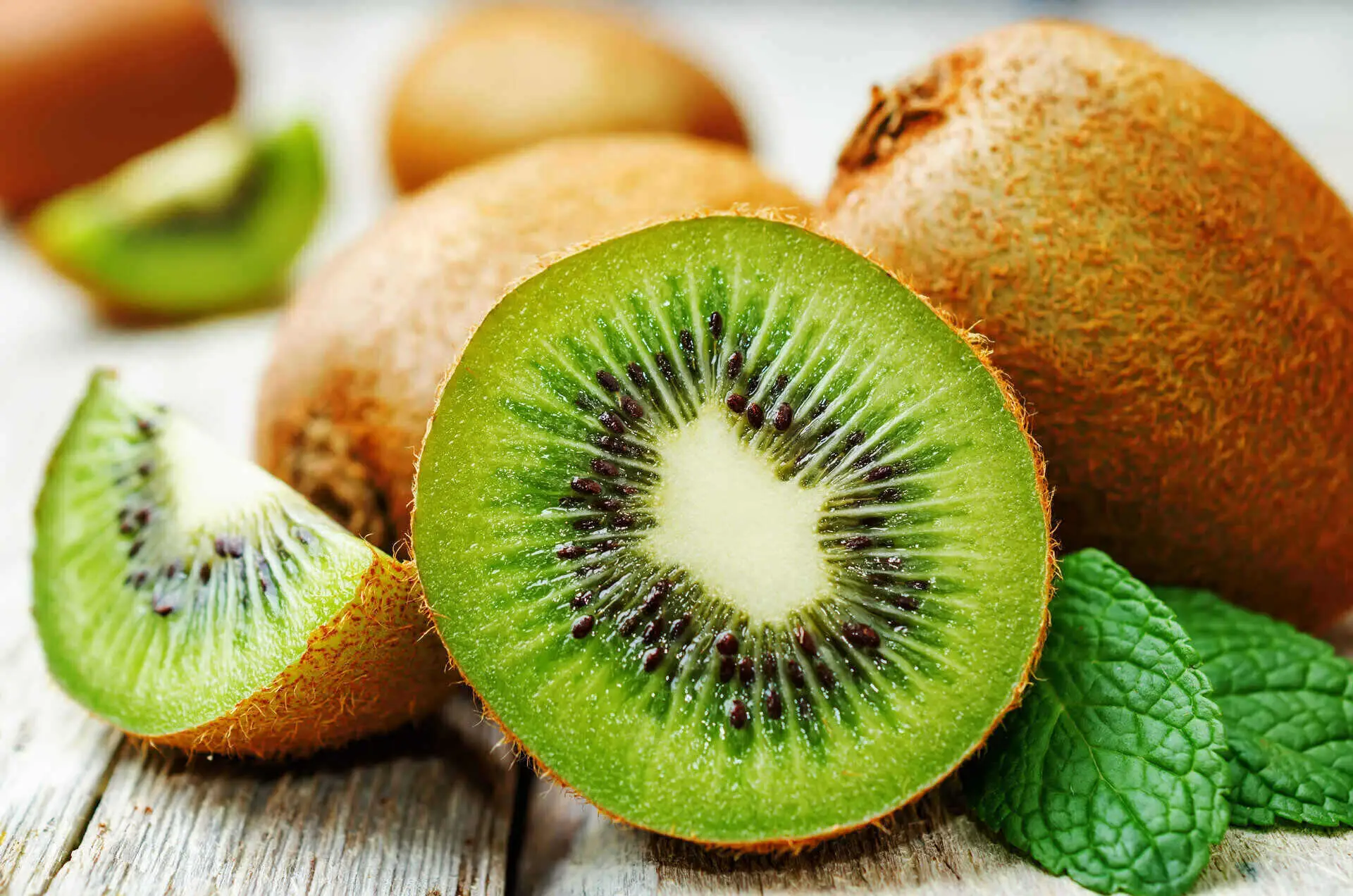 Kiwi a stomaco vuoto vantaggi e possibili rischi Immagine selezionata