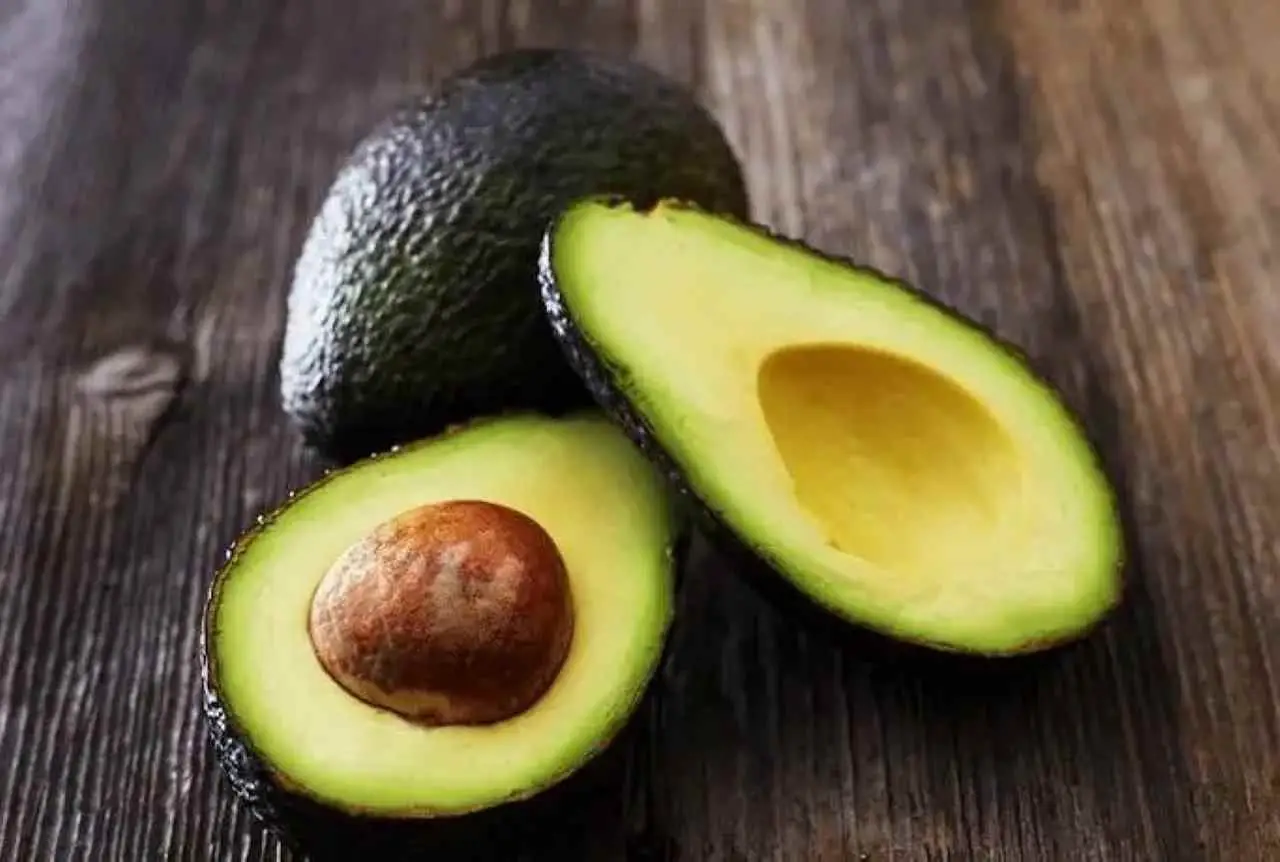 Colesterolo alto: gli alimenti da evitare assolutamente Immagine selezionata