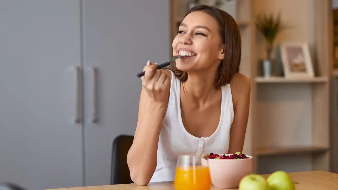 Come migliorare la digestione naturalmente: ecco le giuste abitudini da tenere Immagine selezionata