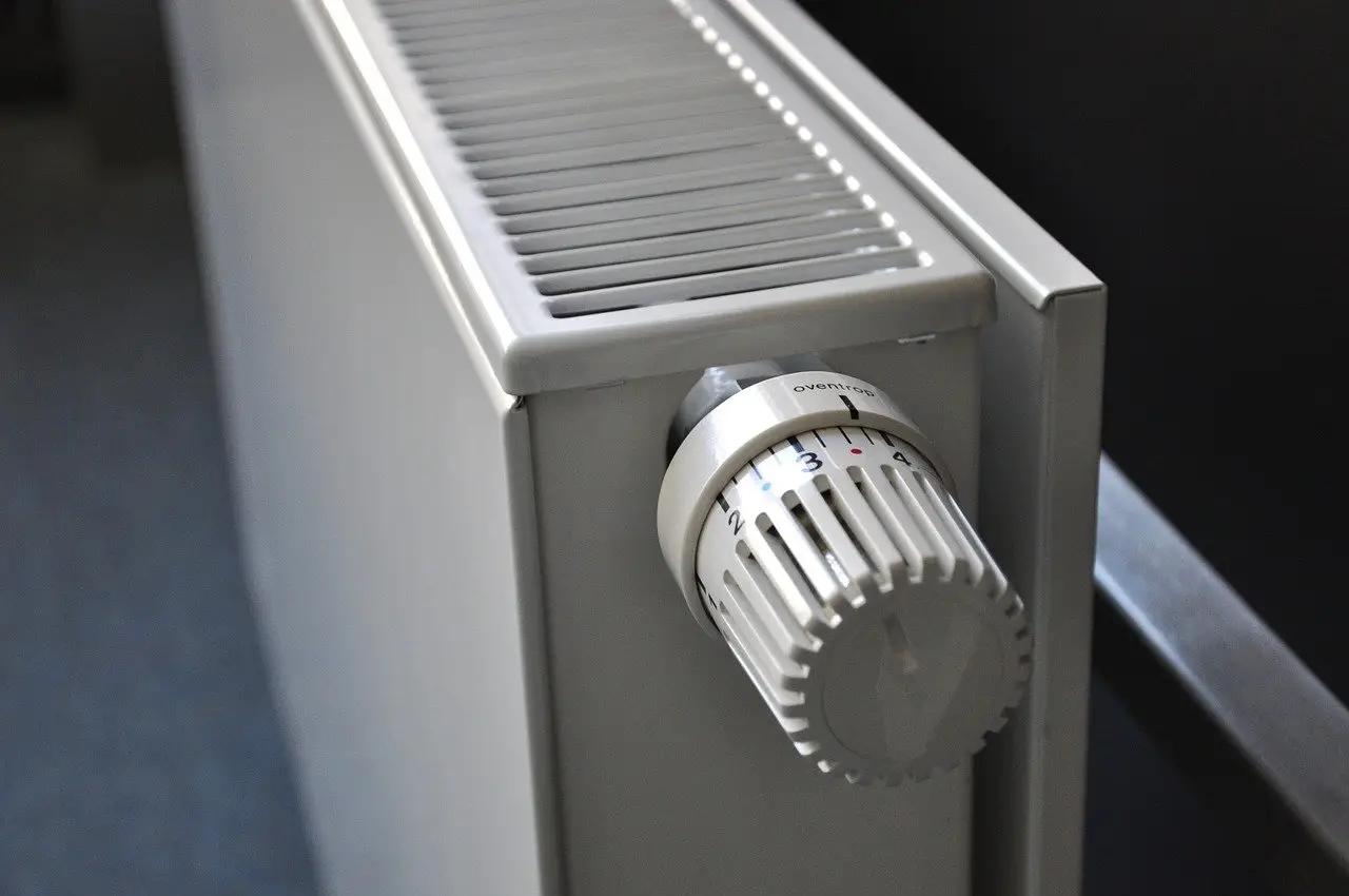Perché evitare di coprire i termosifoni con i mobili: quali sono le conseguenze Immagine selezionata