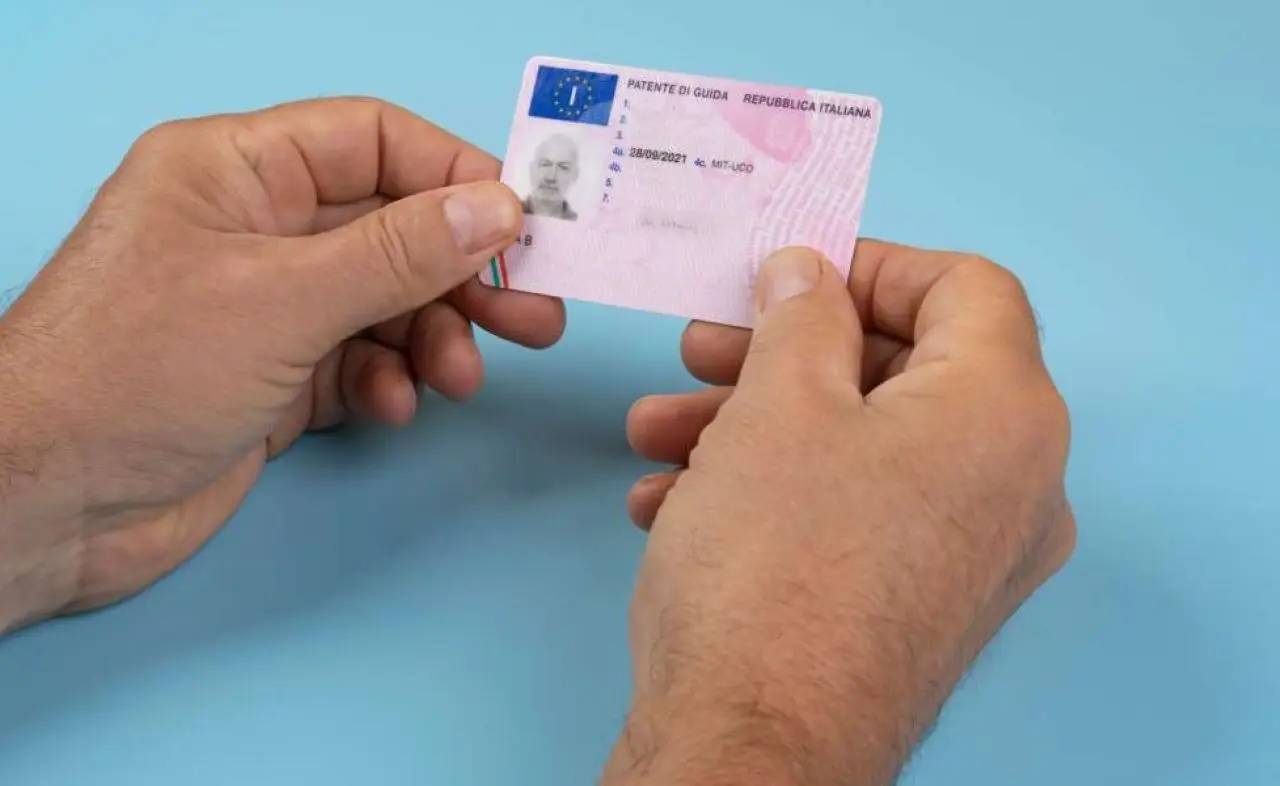 Patente senior: ecco l’età limite decisa dall’Europa. Tu sei tra quelli che rischiano?
